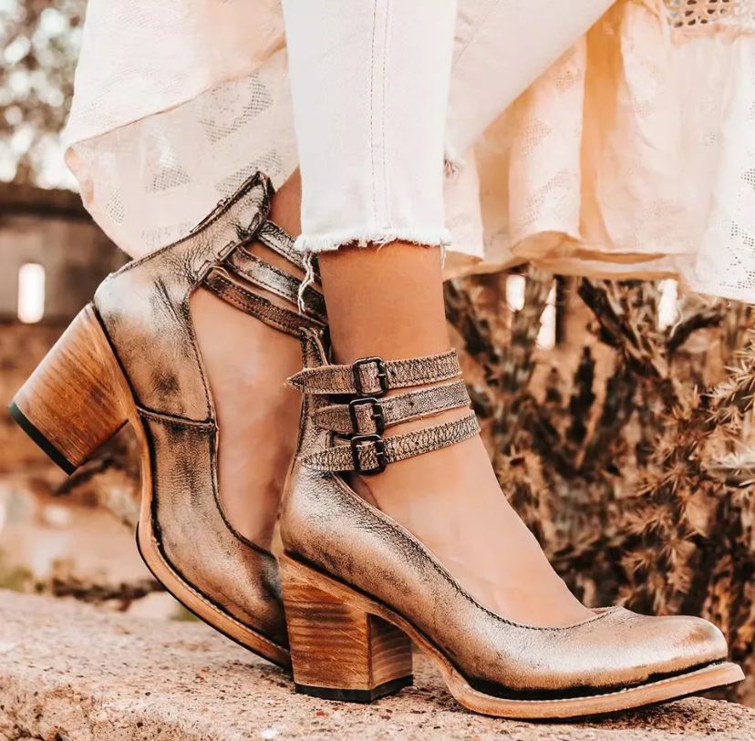 Timeless Vintage Leather Pumps