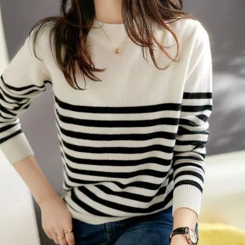 Lara | Classic Knit