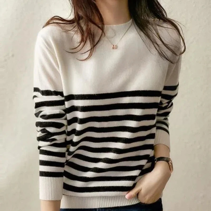 Lara | Classic Knit