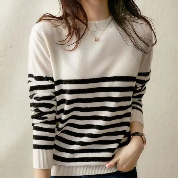 Lara | Classic Knit