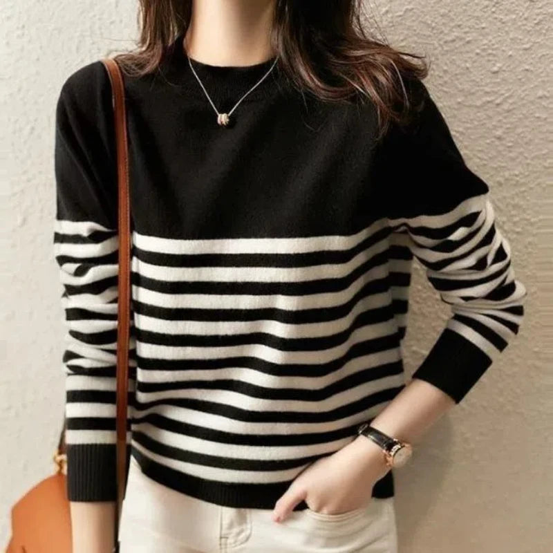 Lara | Classic Knit